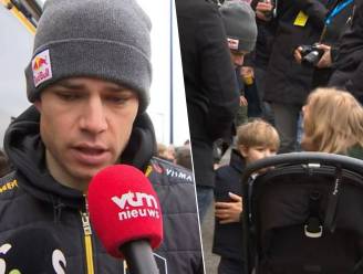 KIJK. “Ik ga nu niet in een hoekje kruipen”: zichtbaar teleurgestelde Van Aert wordt na vierde plek in Ronde getroost door zoontje Georges