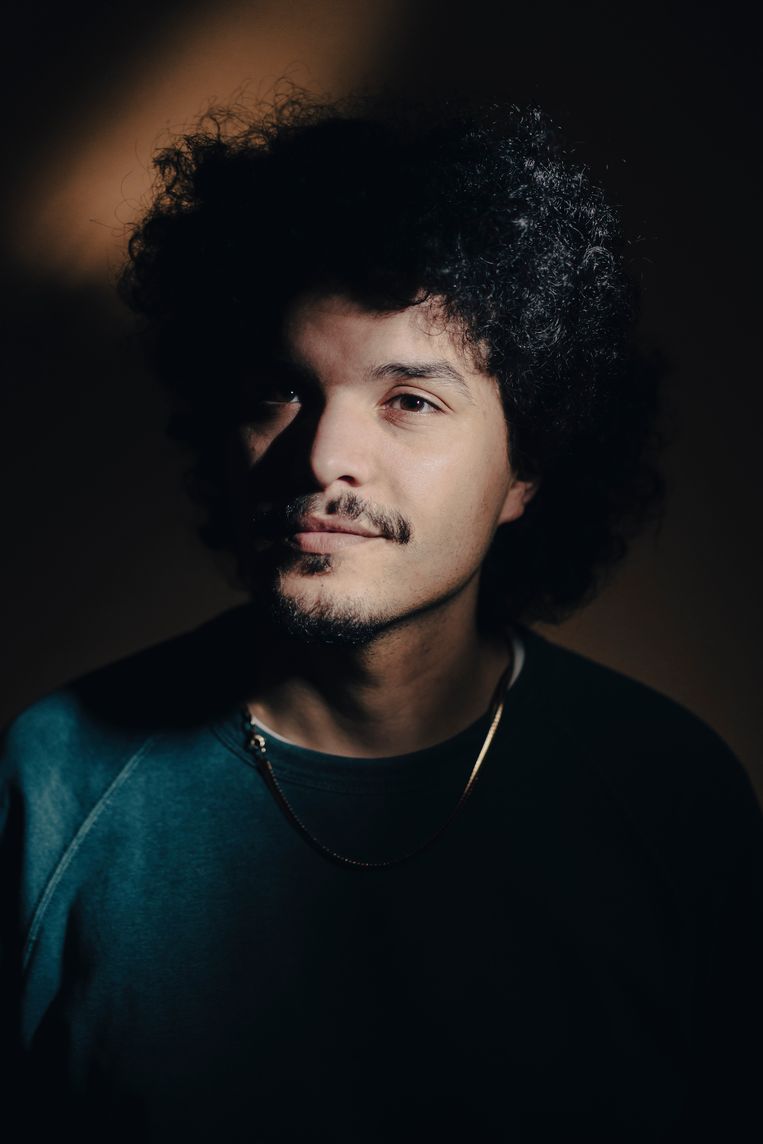 Hakim Chatar: 'Sommigen willen de ramadan verbieden, maar noem het intermittent fasting en het staat in de ‘Nina’ omdat het een hip dieet is.' Beeld © Stefaan Temmerman