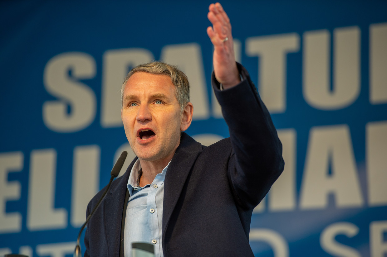 Björn Höcke van AfD op een demonstratie tegen verplichte coronavaccinaties in Magdeburg, Duitsland. Beeld Craig Stennett