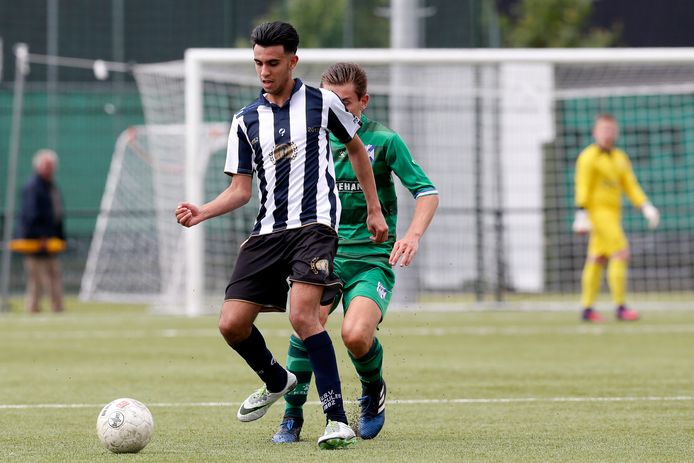 Amin el Bouzidi blijft ook komend seizoen bij Hercules.