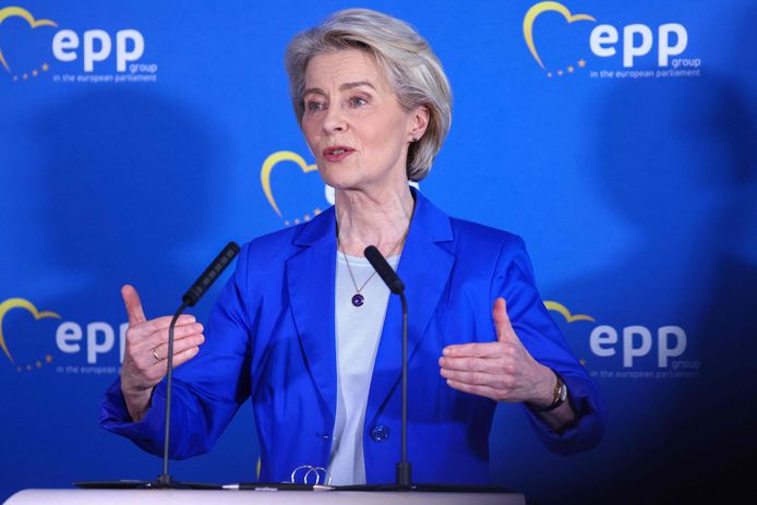 Europees Commissievoorzitter Ursula von der Leyen tijdens een persconferentie eerder vandaag.