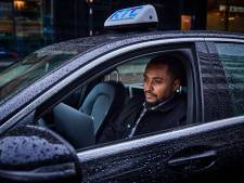 Taxichauffeur Yemane besluit door corona zijn leven om te gooien: nu volgt hij opleiding tot it’er