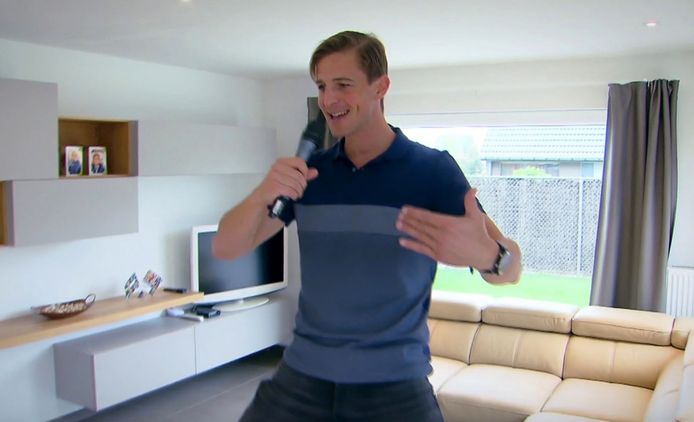 'De Bachelorette'-kandidaat Django bezingt z'n liefde voor Elke Clijsters.