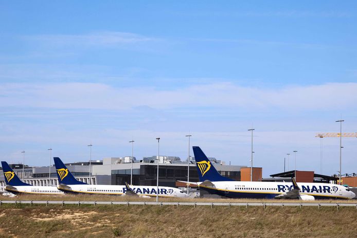 Vliegtuigen van Ryanair op de luchthaven van Charleroi.