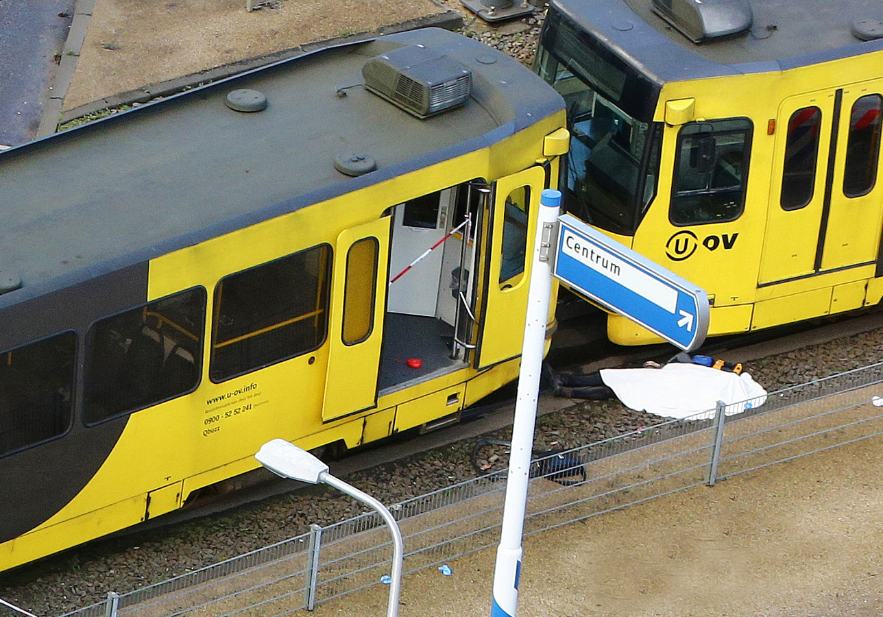 Bad zuiger Vervolgen Kogels vlogen Nicky bij Utrechtse tram om de oren: 'Als hij goed had  gemikt, was ik er niet meer geweest' | Foto | bd.nl