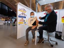 Steeds meer coronatesten in Den Bosch: ook veel animo voor vaccinatie 