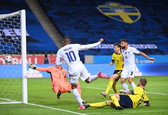 Mbappé was zaterdagavond nog goed voor een geweldige goal in Zweden, duel dat Frankrijk met 0-1 won.