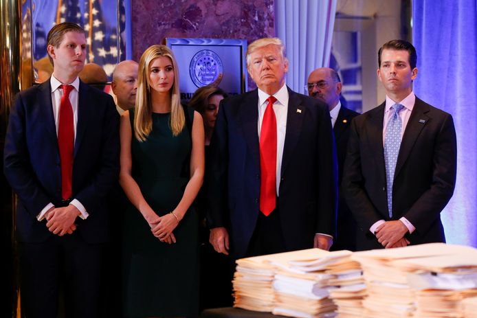 President Donald Trump met zijn kinderen Eric (links), Ivanka en Donald Jr.