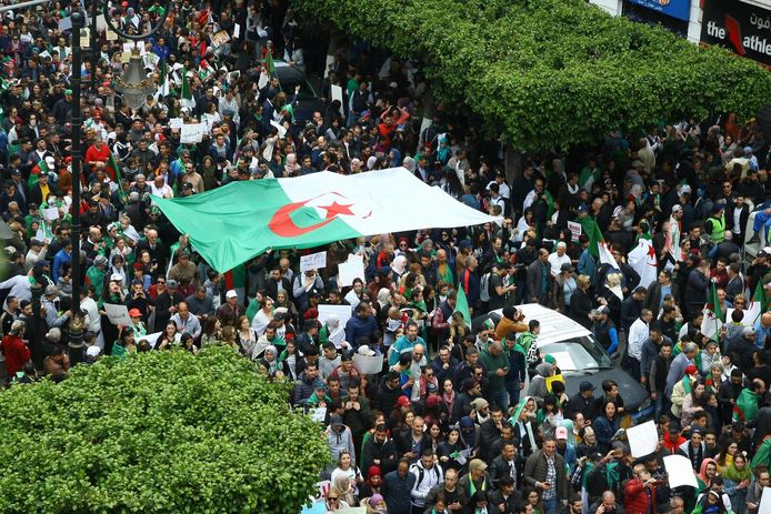 In Algerije zijn er al wekenlang op de vrijdagen betogingen tegen de gevestigde orde.