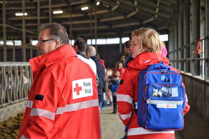 Klaas Laanstra en Esther Bregman nemen over bij Rode Kruis Rijssen | | tubantia.nl