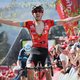 Dylan Teuns verrast op de Muur van Hoei en wint de Waalse Pijl