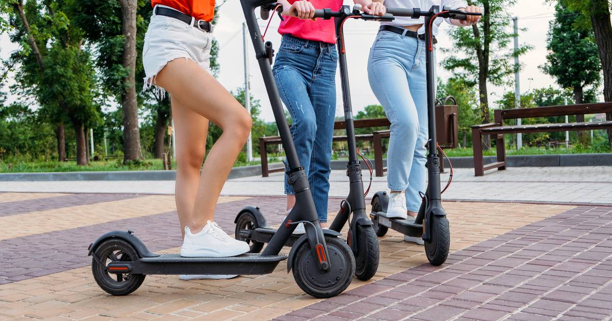 France bans electric scooters for children up to the age of 14 |  outside