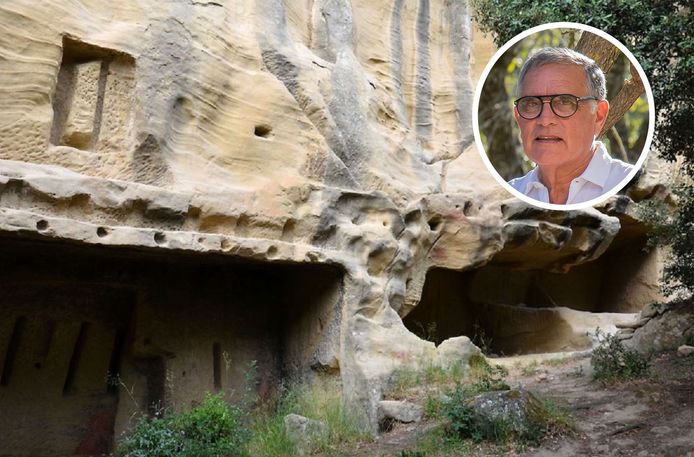 De grotten van Lamanon. Inzet: burgemeester Christian Nervi