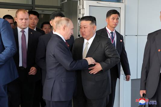 Vladimir Poetin en Kim Jong-un tijdens hun ontmoeting in Rusland.