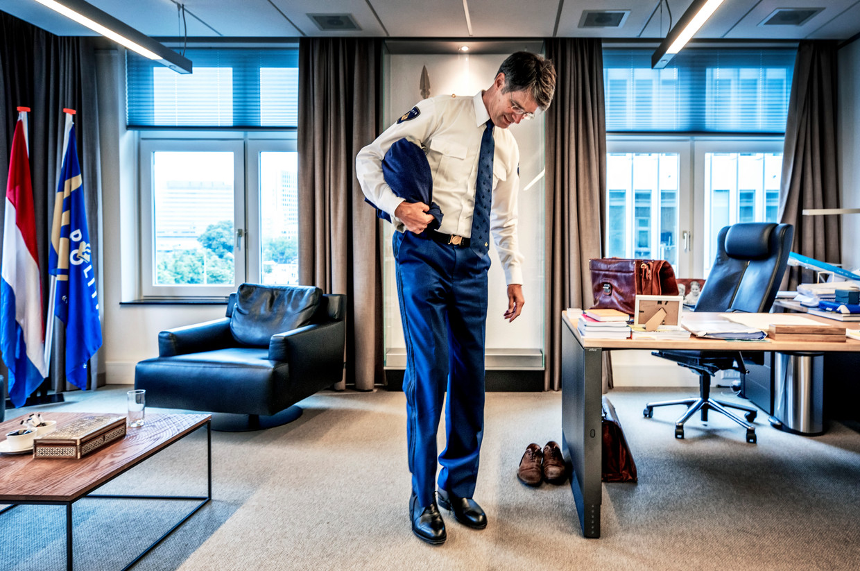 Erik Akerboom op zijn kantoor in Den Haag  Beeld Raymond Rutting