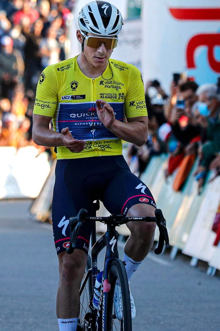 Remco Evenepoel wint de Ronde van de Algarve. 