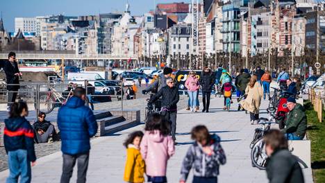 Honderden pv's voor overtreding coronamaatregelen: 