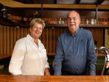 Herman en Wilma sluiten na 155 jaar de tap van café Hassink in Noordijk: ‘Het is een mooie tijd geweest’