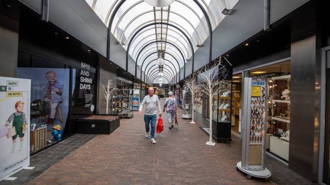 Winkelcentrum in hartje Apeldoorn wijkt voor woningen: verdriet bij gasten populair Koffiehuys