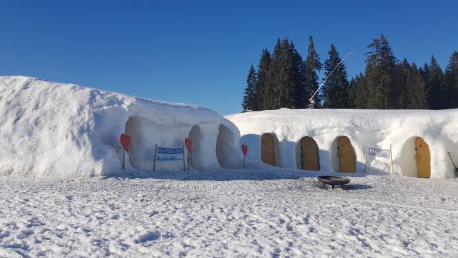 Op deze plek kun je na het après-skiën de avond en nacht doorbrengen in een iglo