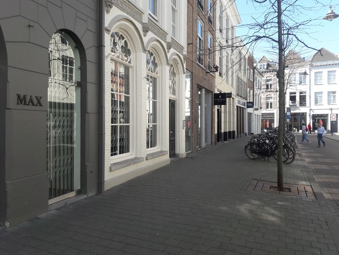 Winkels gaan weer open, soms alleen op afspraak: 'En als het druk wordt gaan de deuren dicht' | Den Bosch, Vught | bd.nl