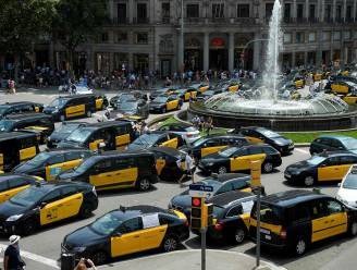 Spaanse taxi-oorlog legt steden plat