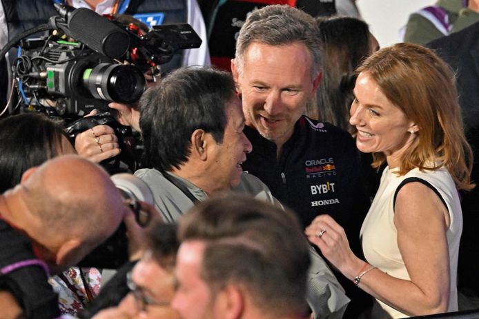 Christian Horner, in Bahrein gesteund door zijn vrouw Geri Haliwell, geniet de steun van de Thaise zakenman en Red Bull-aandeelhouder Chalerm Yoovidhya.