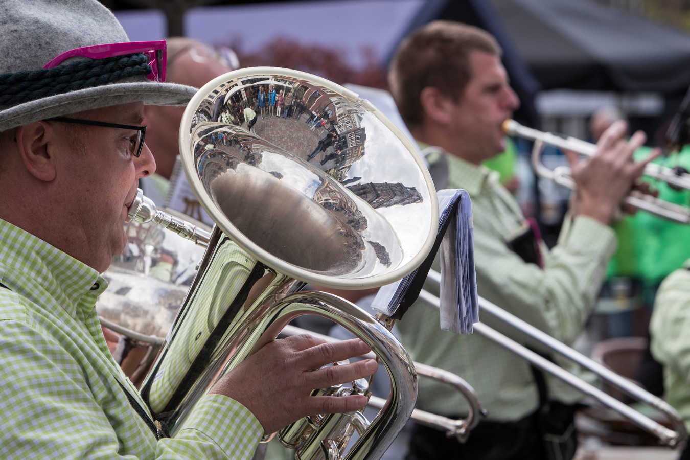 Op 10 september klinkt er weer het feestelijke geluid van dweilmuziek door het centrum van Zutphen.