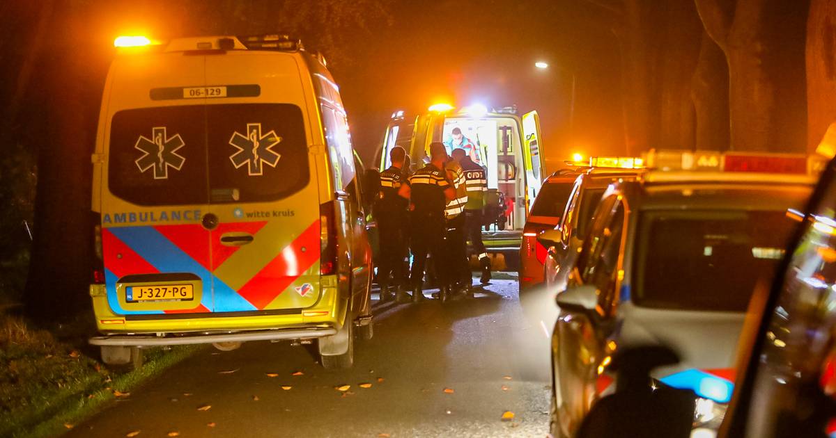 Scooterrijder raakt zwaargewond bij ongeluk in Vaassen: slachtoffer met spoed naar ziekenhuis.