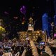 De wereld viert 2021: grote mensenmassa in Wuhan, lege straten in New York
