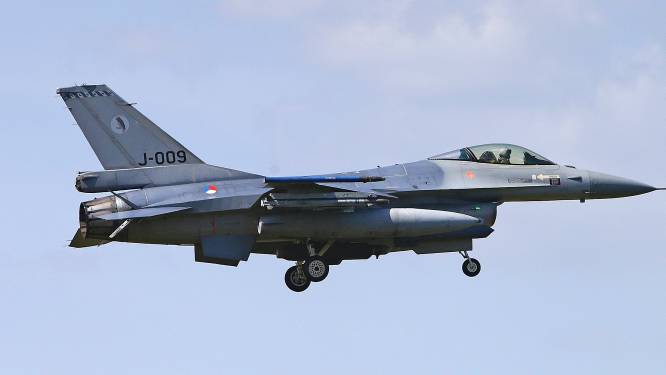 Luchtmacht scheert laag met F-16's over dierentuin Wildlands, burgemeester Emmen woedend