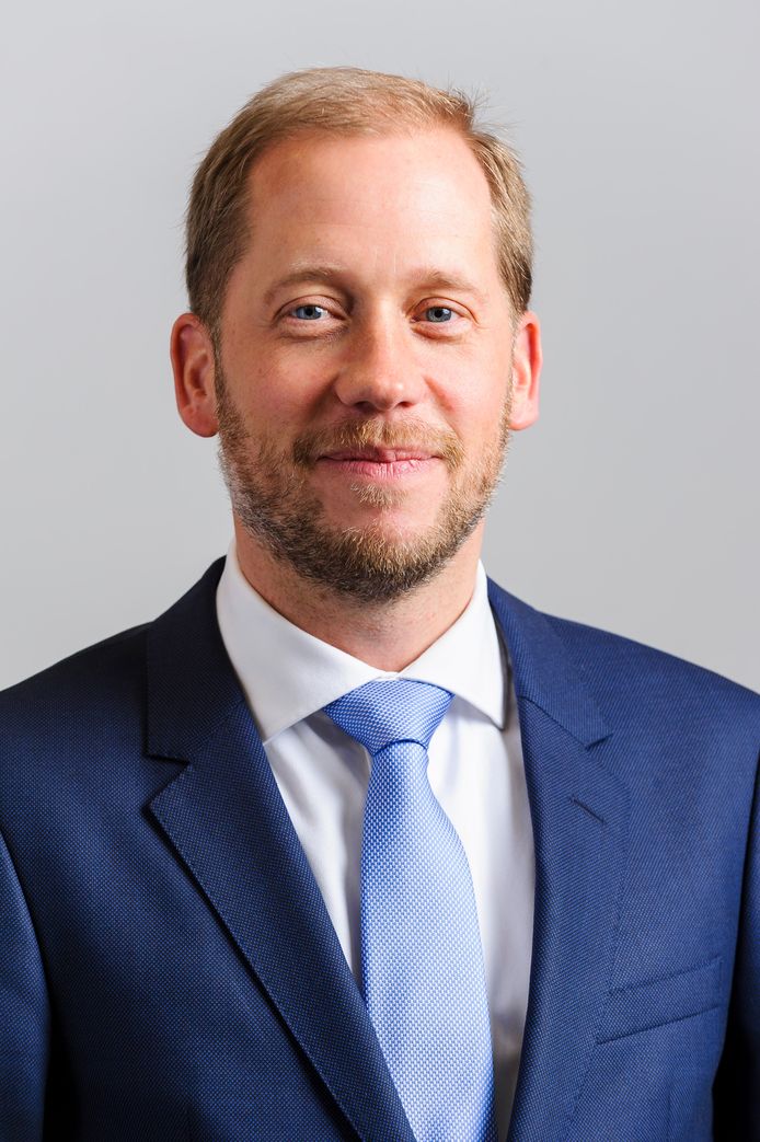 Jan Nathan Rozendaal officieel burgemeester van Elburg