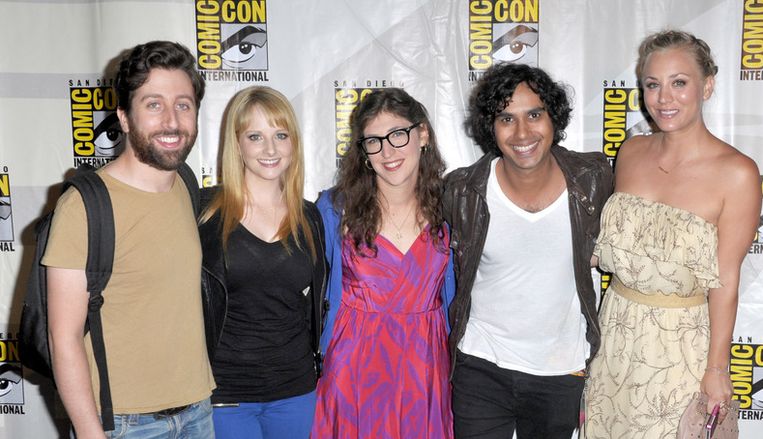 De 'Big Bang Theory'-cast: Simon Helberg, Melissa Rauch, Mayim Bialik, Kunal Nayyar en Kaley Cuoco. Beeld GETTY