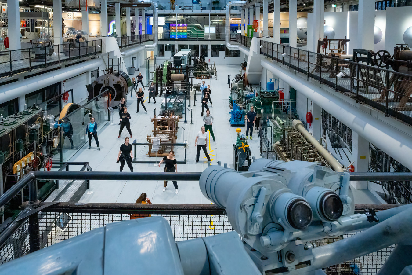 Uurtje protestdansen tegen coronamaatregelen in techniekmuseum Oyfo in ...