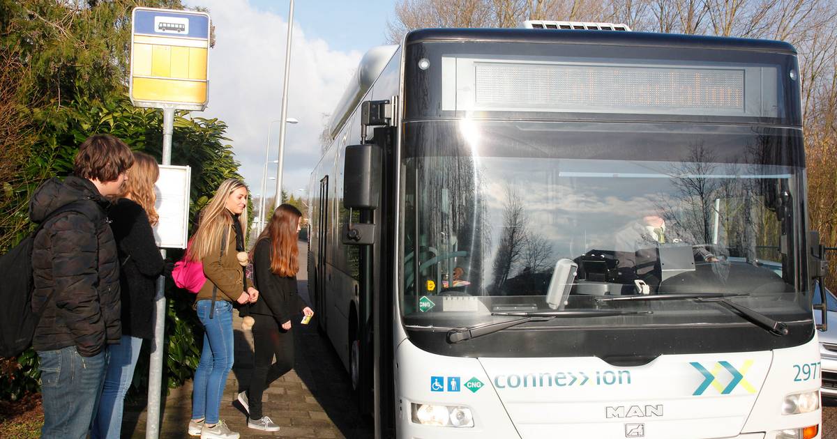 Bus steevast te laat in Vogelwaarde, reizigers missen overstap in Hulst: ‘Heel mijn dag is om zeep’