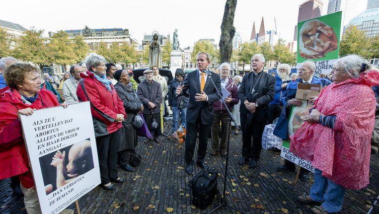 Van der Staaij tijdens een anti-abortusbijeenkomst. Beeld anp