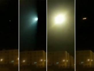 Video toont moment waarop Oekraïens vliegtuig geraakt wordt door raket