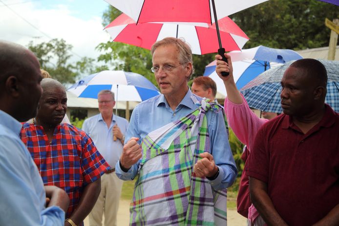Minister Robbert Dijkgraaf van Onderwijs, Cultuur en Wetenschap bezoekt de plantages Onverwagt en Vierkinderen op zaterdag 10 juni 2023, Para, Suriname. Foto Ranu Abhelakh