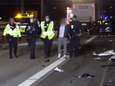 Duitse politie is ramptoeristen spuugzat, filmer uit auto gehaald en naar crash gebracht
