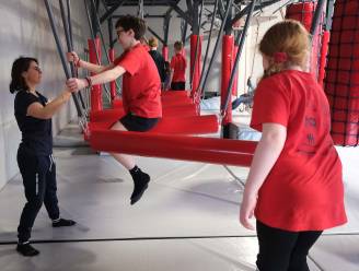 Vrijwilligers bouwen eigen turnzaal voor G-sport: “Subsidies? Neen, we hoesten de 850.000 euro zelf op” 