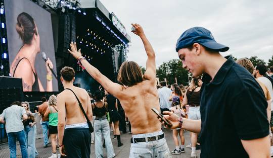 Wat doet een popster van elf jaar geleden bovenaan op de affiche? Dat en andere prangende vragen over Pukkelpop