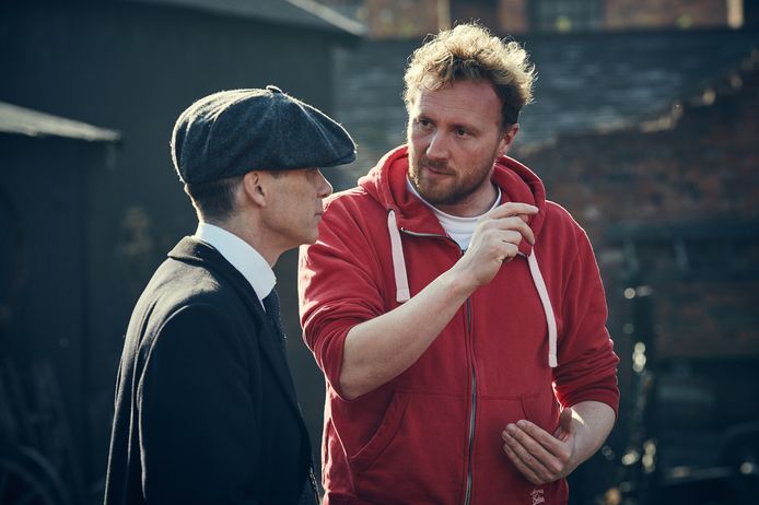 Cillian Murphy en Tim Mielants op de set van 'Peaky Blinders'