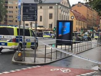 Man steekt agent in de hals in Stockholm, wellicht daad van zinloos geweld