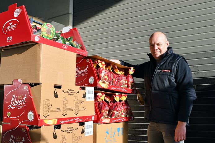 Dieter Vandecasteele van VDC Komerz en zijn team sturen heel wat lekkers naar de slachtoffers van de waterellende in Wallonië