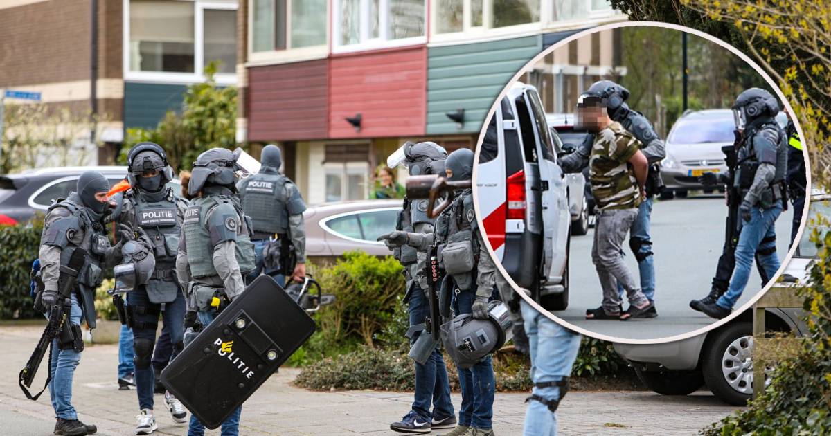 Arrestatieteam pakt Apeldoorner (39) met zwaar geschut op na dreigende situatie.