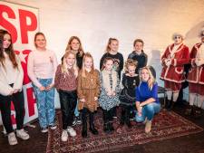 SP Bernheze deelt negen kinderlintjes uit: ‘Ik dacht dat ik voor Sinterklaas kwam’
