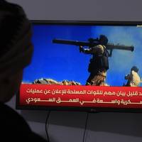 Trump keert onverwacht vroeger terug naar Witte Huis • Houthi's claimen aanvallen op Saudi-Arabië