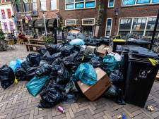Utrecht is een stinkende vuilnisbelt door staking vuilophalers: ‘Sommige mensen zijn erger dan ratten’