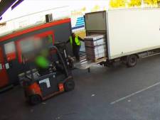 Bulgaar (37) stal 4400 smartwatches van transportbedrijf op Schiphol