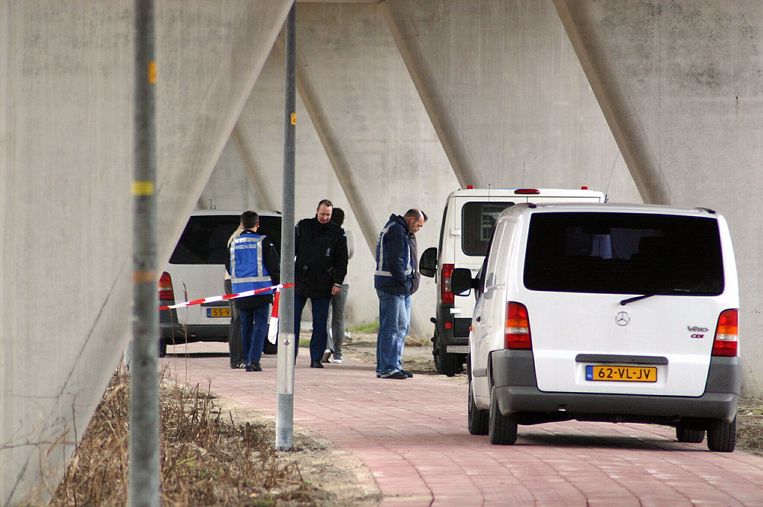 Het busje dat de daders in 2005 gebruikten werd teruggevonden bij Hoofddorp. Beeld ANP